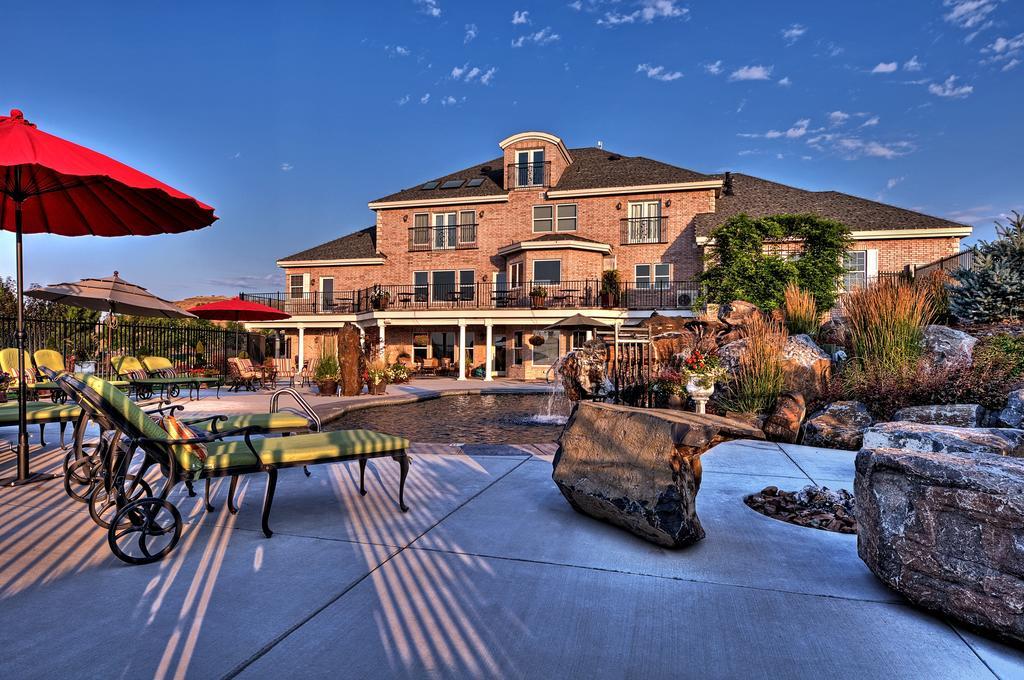 Touchet Cameo Heights Mansion And The Vine Fine Dining Restaurant B&B 외부 사진