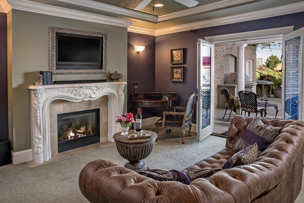 Touchet Cameo Heights Mansion And The Vine Fine Dining Restaurant B&B 외부 사진