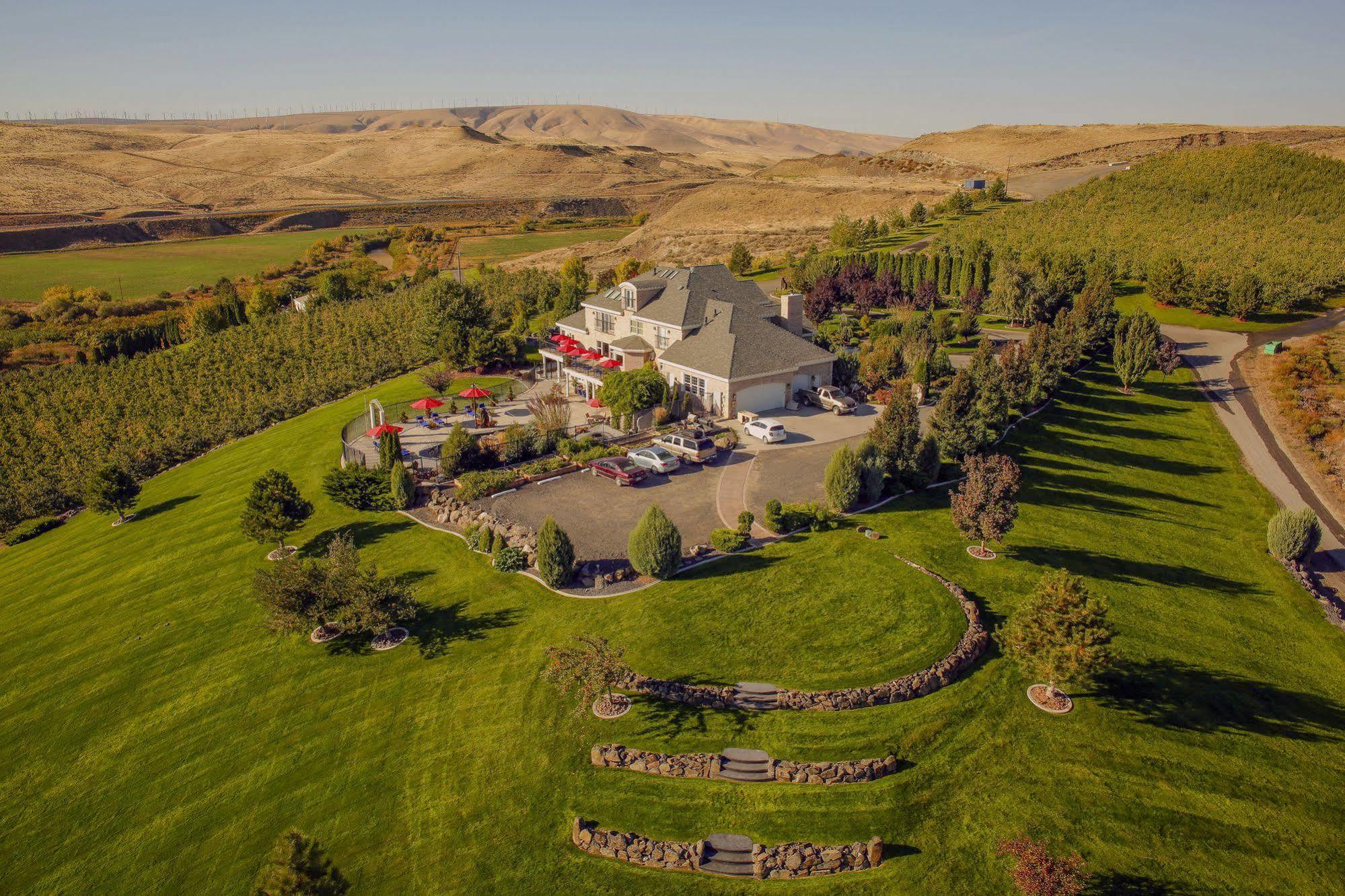 Touchet Cameo Heights Mansion And The Vine Fine Dining Restaurant B&B 외부 사진