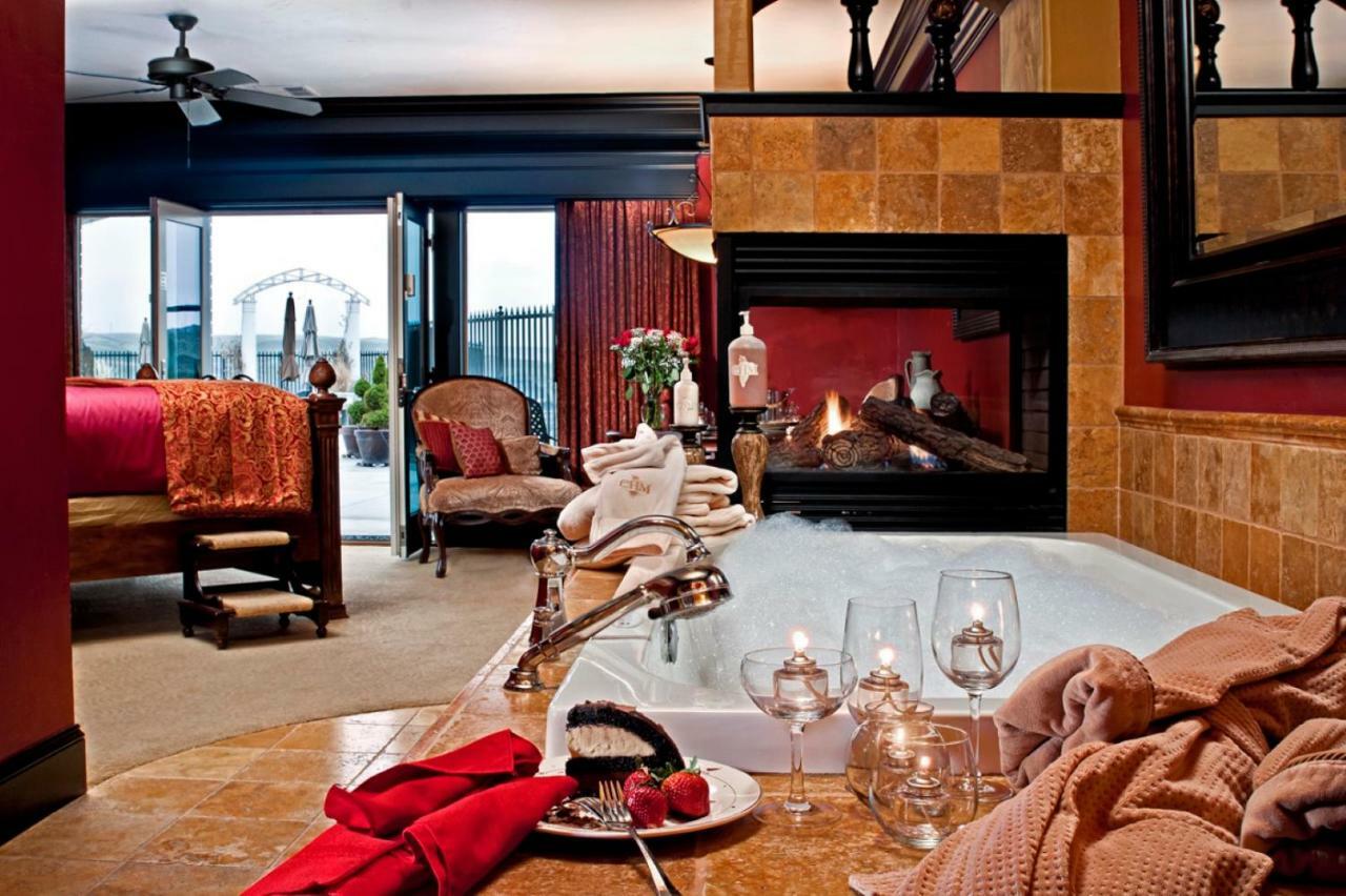 Touchet Cameo Heights Mansion And The Vine Fine Dining Restaurant B&B 외부 사진