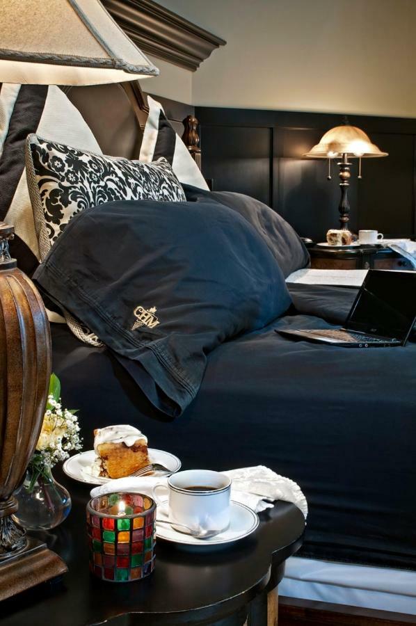 Touchet Cameo Heights Mansion And The Vine Fine Dining Restaurant B&B 외부 사진