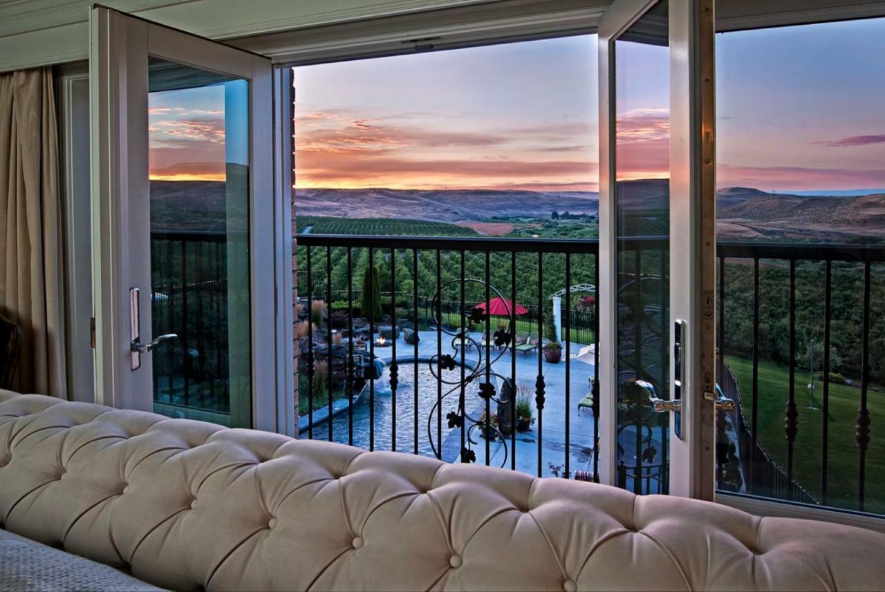 Touchet Cameo Heights Mansion And The Vine Fine Dining Restaurant B&B 외부 사진
